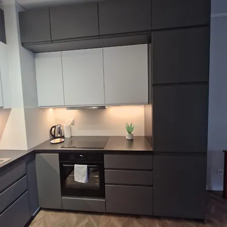 Szarych Szeregow Elegant * Varšava